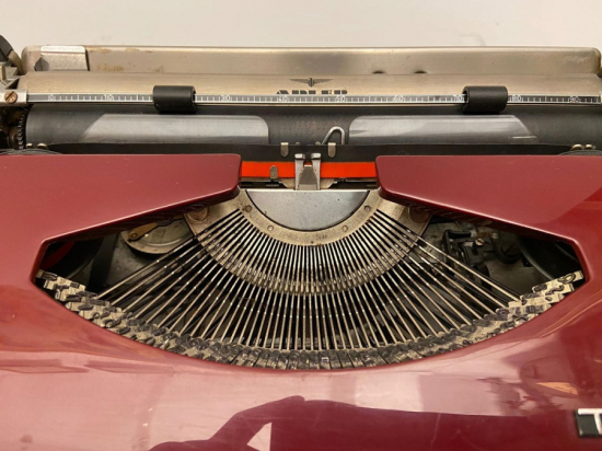 TİPPA T-A VERTRİEBS-GMBH ADLER MEKANİK DAKTİLO 1966 MODEL ALMAN MALI